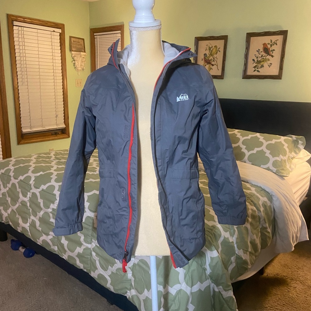 Grey REI kids jacket size medium nylon shell with polyester lining